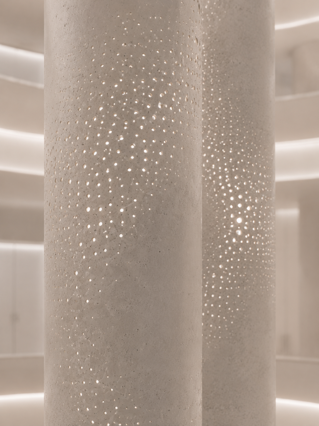 Colonnes architecturales perforées de points nacrés lumineux, effet galaxie rétroéclairé